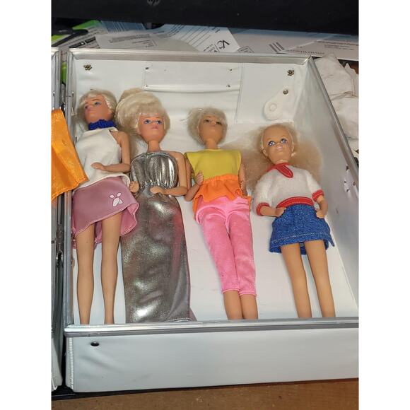 14 Dolls,11" 10" & 8" Vintage Kid Kore Fashion Dolls,Clothes & Fashion Case Lot - Picture 9 of 13